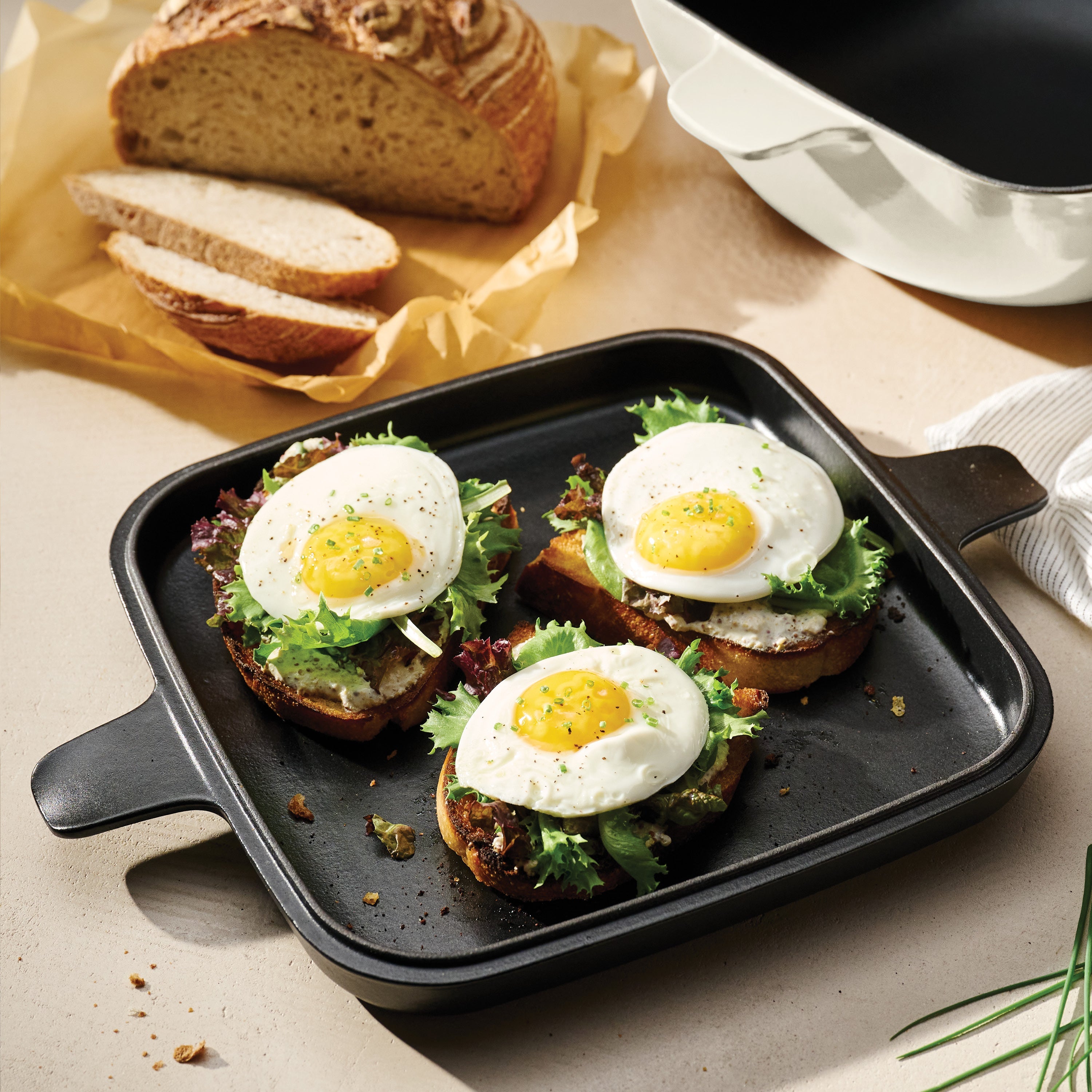 6.5 Quart Enameled Cast Iron Multi-Cooker with Reversible Lid