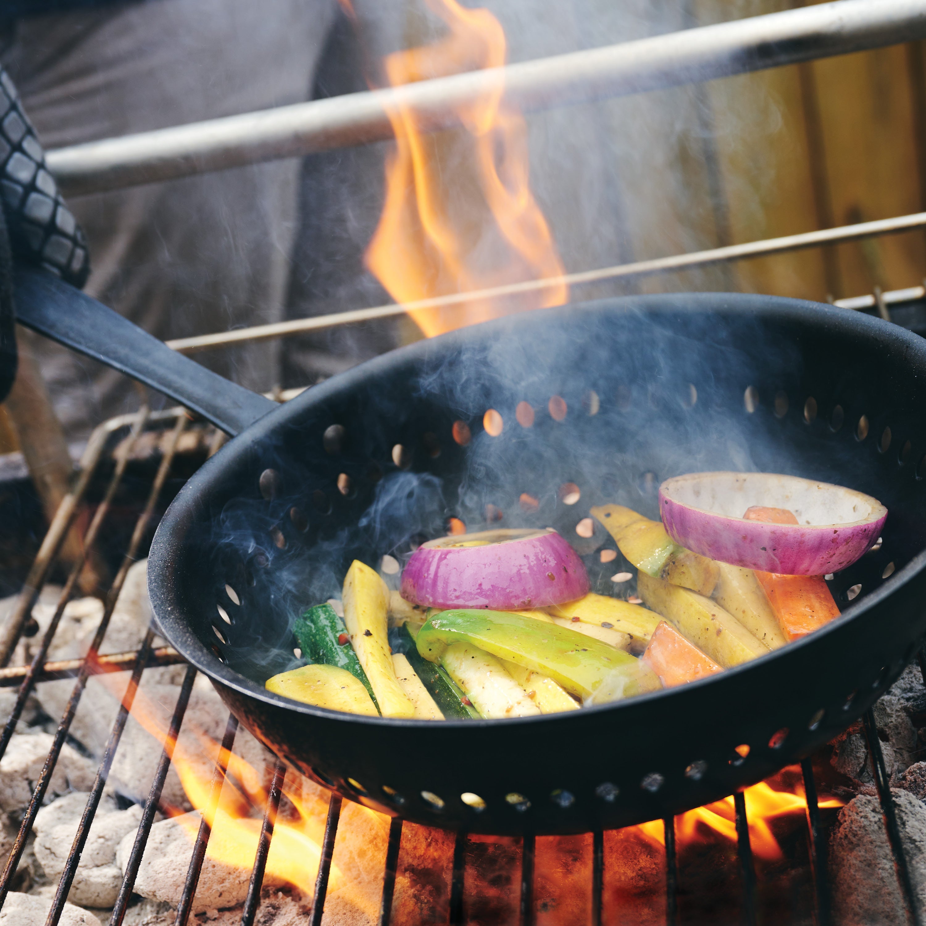 10 in Round Carbon Steel Stir Fry Pan