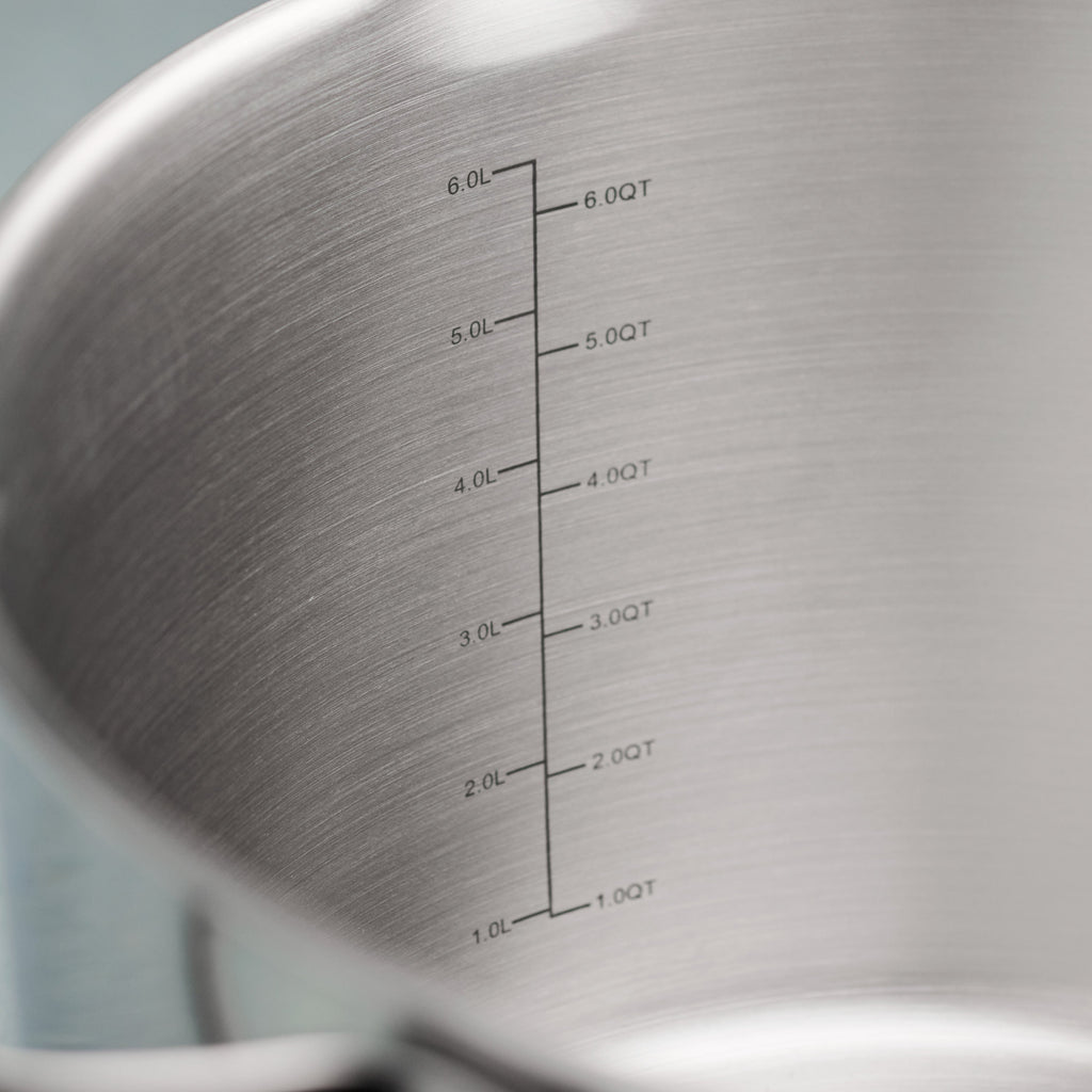 8 Quart Tri-Ply Base Stainless Steel Covered Stock Pot