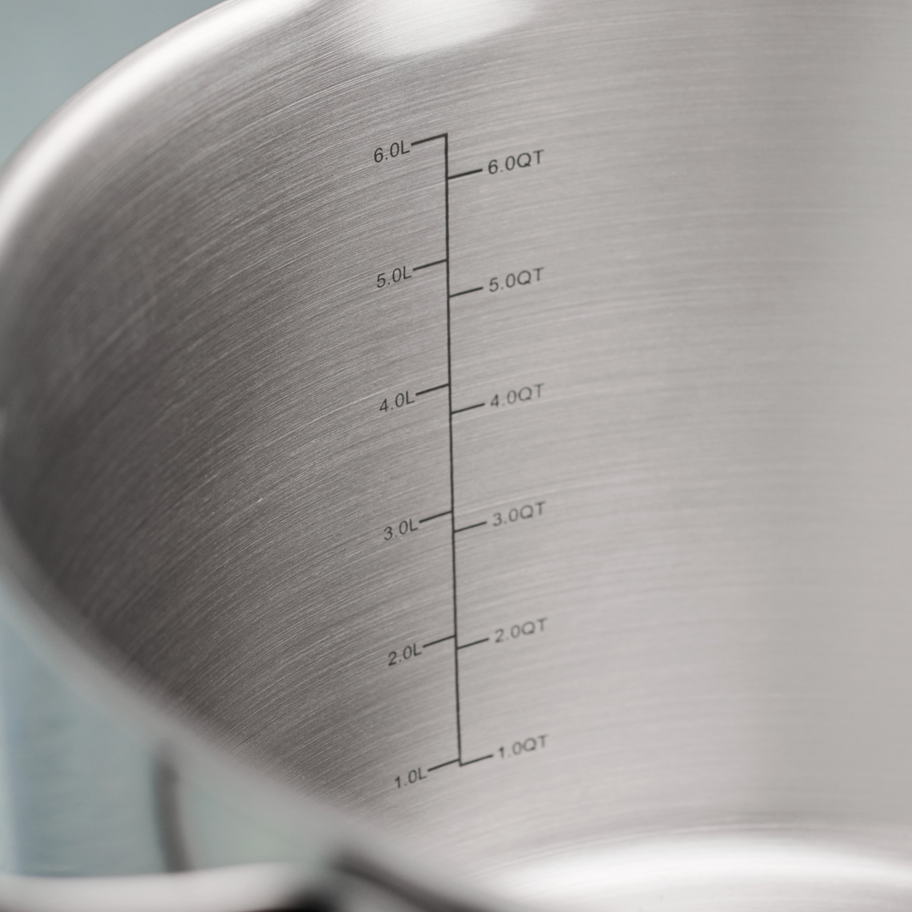 8 Quart Tri-Ply Base Stainless Steel Covered Stock Pot